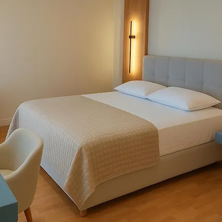 Hotel Elite *